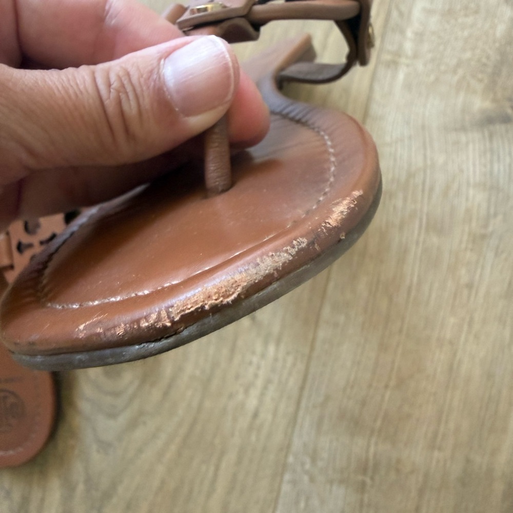 Tory Burch Miller Thong in Almond Flour, Size 7 - Picture 3 of 4